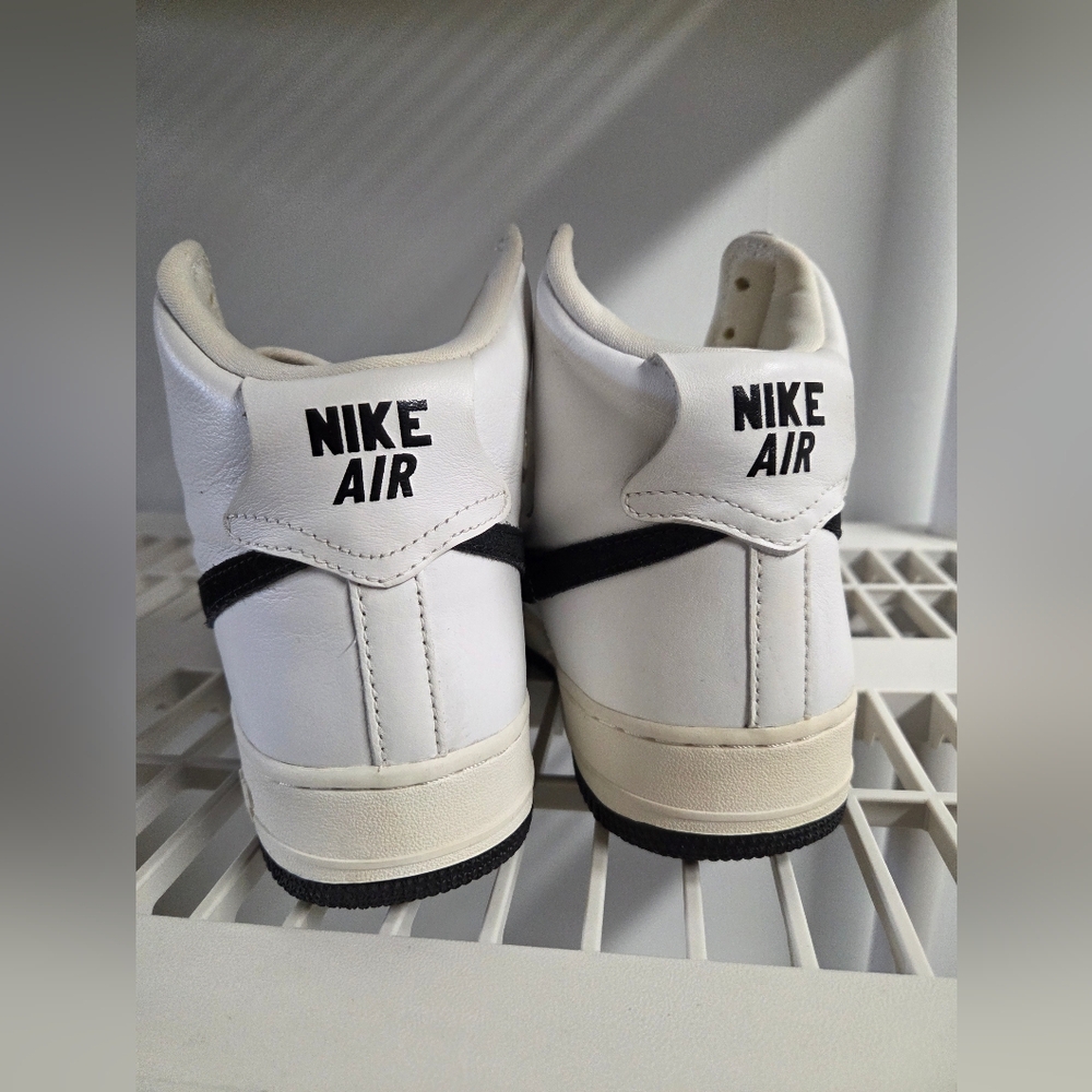 Nike Air Force 1 - Picture 3 of 11